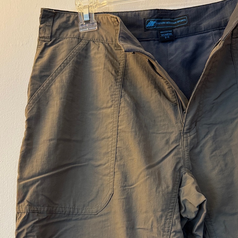 Eastern Mountain Sports Khaki Outdoor Lined Women’s Bootcut Pants. Size 8